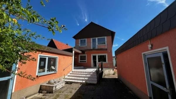 Immobilie in Maxdorf - Gepflegtes Einfamilienhaus mit viel Platz und großem Garten - Bild 1