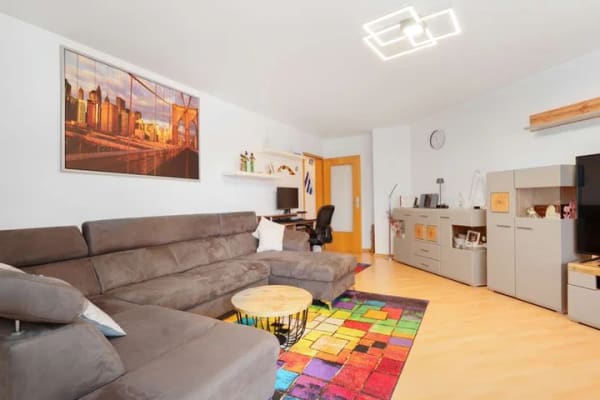 Immobilie in Neumarkt in der Oberpfalz - Familienfreundlich & großzügig – 4-Zimmer-Wohnung mit zwei Balkonen in Neumarkt - Bild 2