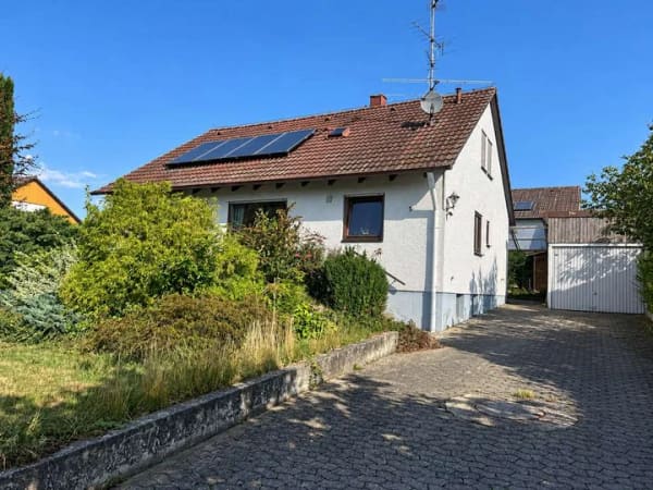 Immobilie in Neenstetten - Freistehendes Einfamilienhaus in schöner Wohnlage von Neenstetten - Bild 0