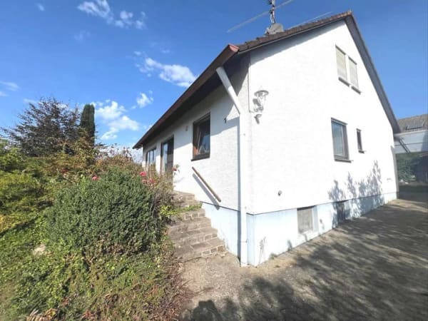 Immobilie in Neenstetten - Freistehendes Einfamilienhaus in schöner Wohnlage von Neenstetten - Bild 1