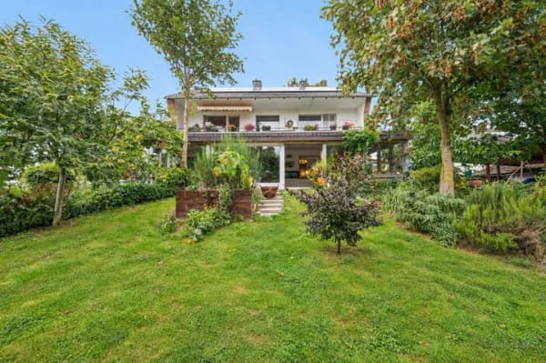 Immobilie in Erwitte - Provisionsfrei – Familienfreundliches Haus mit großem Garten und traumhaften Weitblick - Bild 0