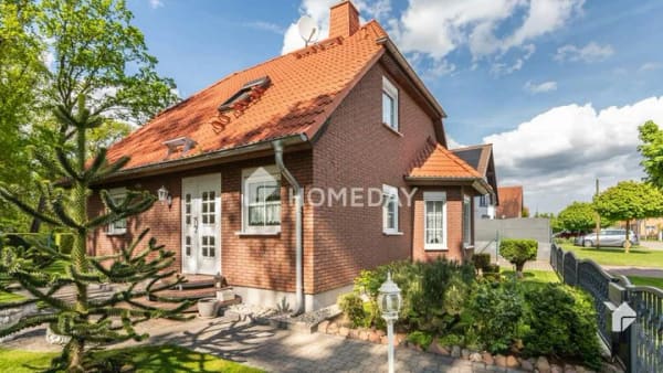 Immobilie in Jerichow - Einfach mal die Ruhe genießen– freistehendes Einfamilienhaus mit hübschem Garten & weiteren Vorzügen - Bild 2
