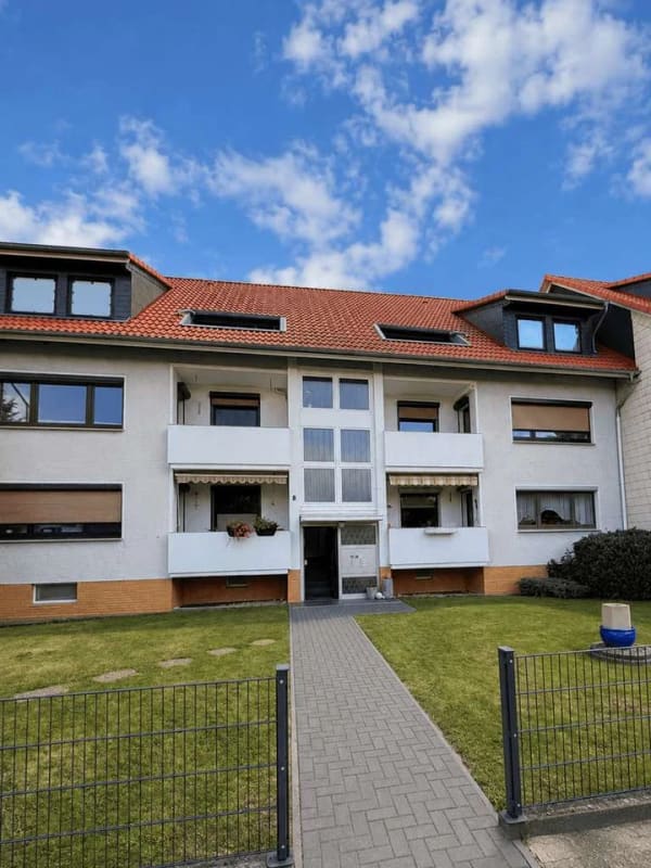 Immobilie in Giesen - 3 Zimmer, Balkon, gute Aufteilung – attraktive Wohnung in Giesen - Bild 1