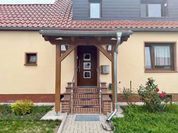 Immobilie in Jüterbog - Großzügig wohnen, vielseitig nutzen: Doppelhaushälfte mit 2 Garagen in Jüterbog - Bild 1