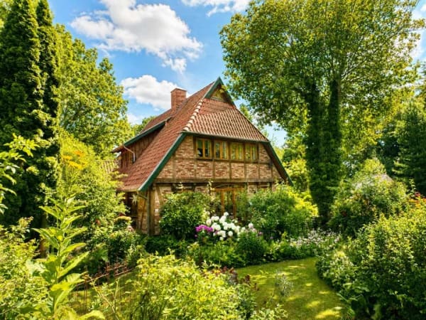 Immobilie in Karlsburg - Wo Haus und Garten eins werden – ein Anwesen voller Idylle und Charakter - Bild 0