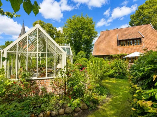 Immobilie in Karlsburg - Wo Haus und Garten eins werden – ein Anwesen voller Idylle und Charakter - Bild 3