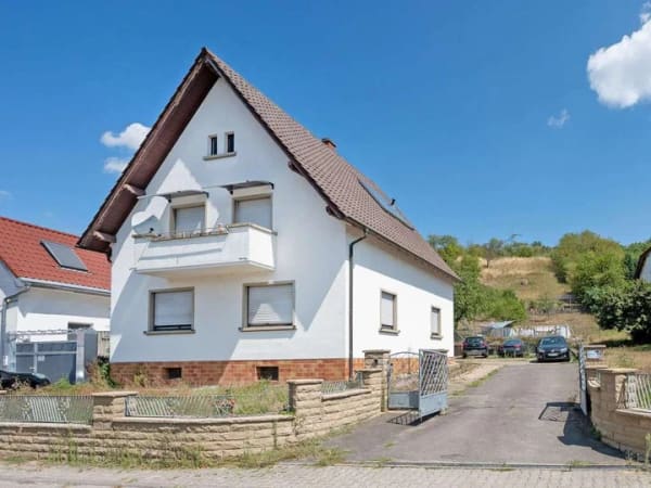 Immobilie in Rauenberg - Charmantes, vermietetes Einfamilienhaus mit Garagen in ruhiger Lage von Rauenberg-Rotenberg - Bild 0