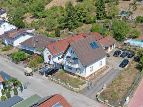 Immobilie in Rauenberg - Charmantes, vermietetes Einfamilienhaus mit Garagen in ruhiger Lage von Rauenberg-Rotenberg - Bild 1