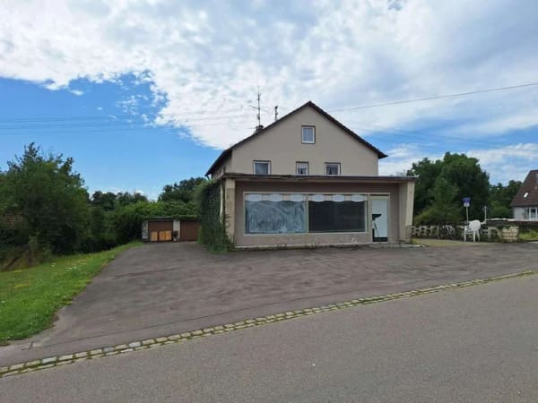Immobilie in Altenmünster - Zweifamilienhaus mit vielseitigem Nutzungspotenzial - Bild 1
