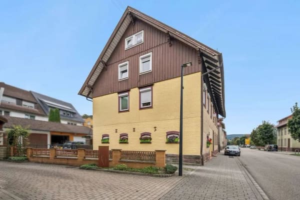 Immobilie in Höfen an der Enz - Klein, fein, voller Charakter – 2-Zimmer-Wohnung mit Charme - Bild 2