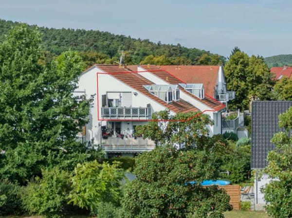 Immobilie in Nuthetal - Geräumige 3-Zimmer-Dachgeschosswohnung mit zwei Balkonen - Bild 0