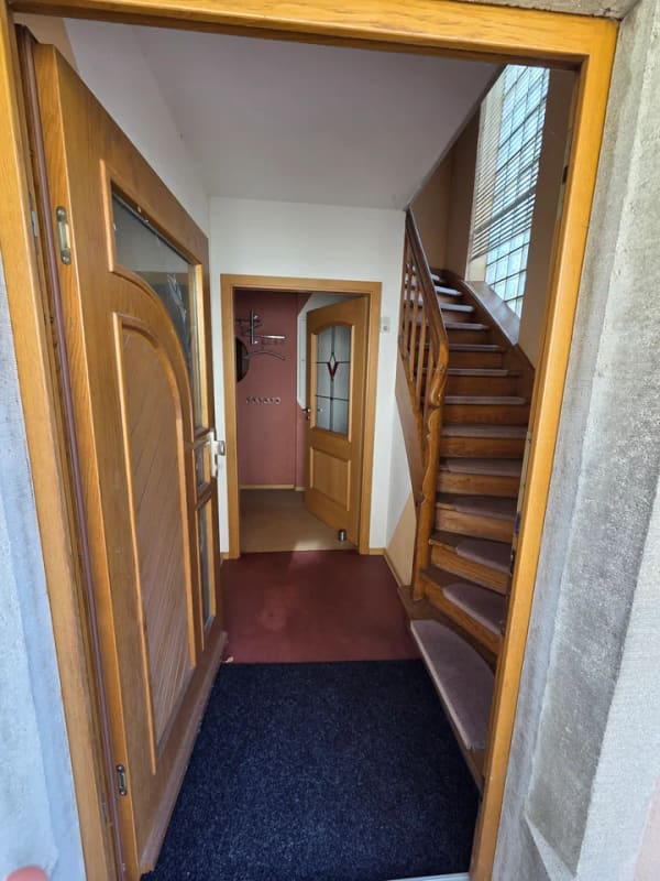 Immobilie in Bergtheim - Großes Einfamilienhaus mit Nebengebäude und Garten - Bild 3
