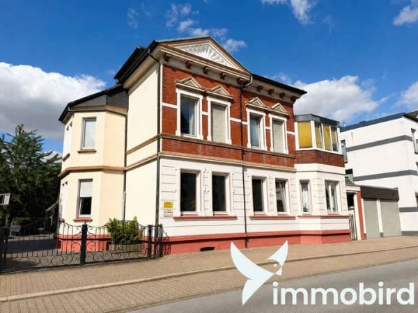Immobilie in Holzwickede - Charmantes Zweifamilienhaus im Herzen von Holzwickede - Bild 0