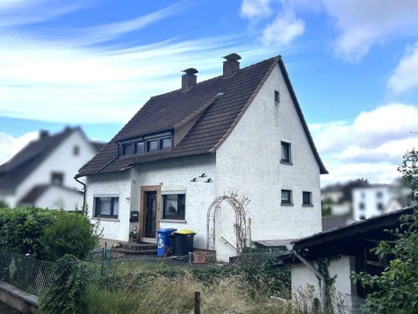 Immobilie in Breidenbach - Breidenbach: Siedlungshaus mit großem Garten - Bild 0