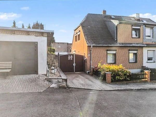 Immobilie in Wefensleben - Doppelhaushälfte mit ca. 3.532 Quadratmeter Naturgrundstück in Wefensleben - Bild 0