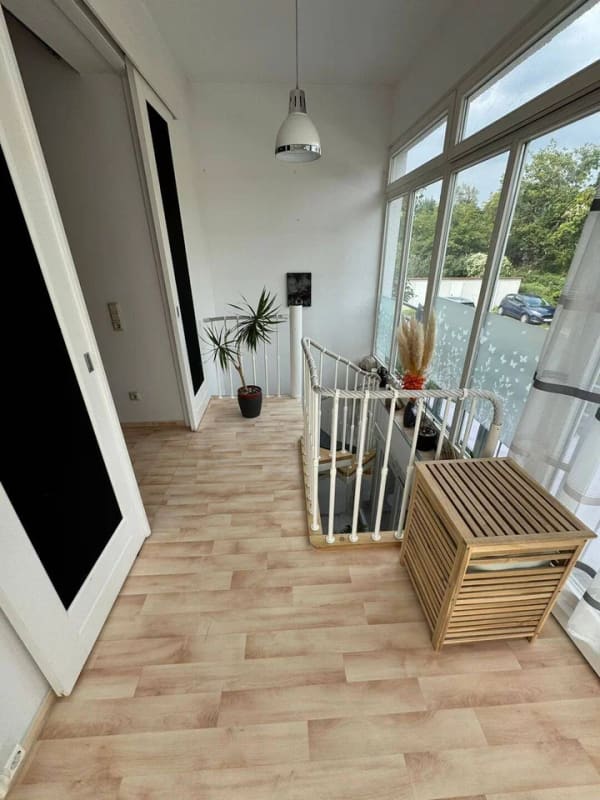 Immobilie in Neustrelitz - Vermietete Maisonette-Eigentumswohnung mit Terrasse und Stellplatz in der Innenstadt - Bild 1