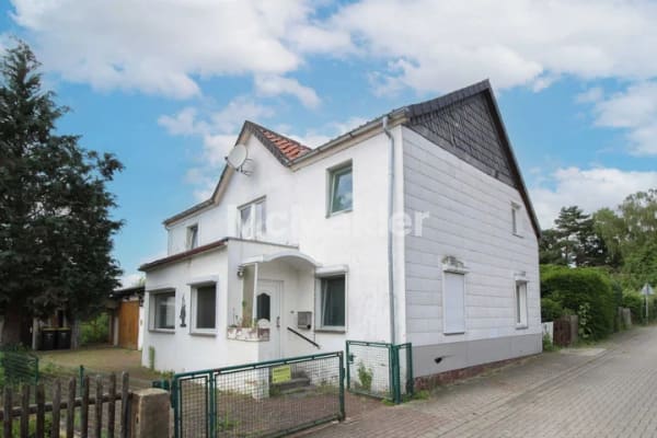 Immobilie in Baddeckenstedt - Feldrandidylle bei Baddeckenstedt: Einfamilienhaus mit großem Garten und viel Potenzial - Bild 0