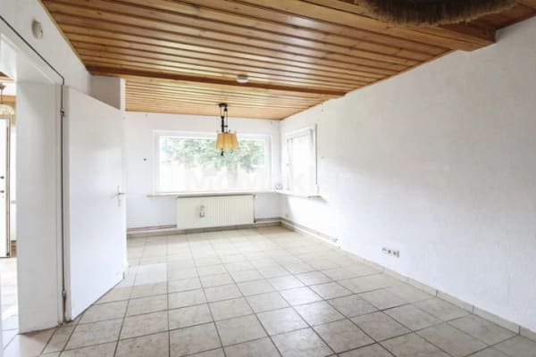 Immobilie in Baddeckenstedt - Feldrandidylle bei Baddeckenstedt: Einfamilienhaus mit großem Garten und viel Potenzial - Bild 3