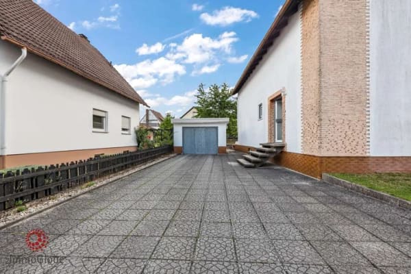 Immobilie in Höheischweiler - Großzügiges Einfamilienhaus mit tollem Grundstück und viel Gestaltungspotenzial - Bild 1