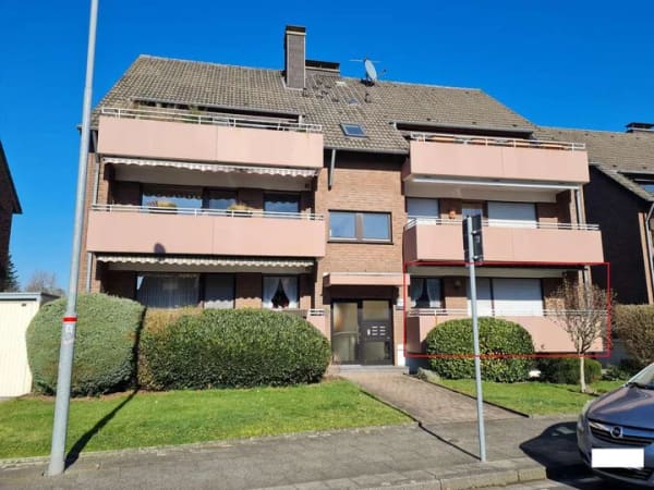 Immobilie in Moers - Erdgeschosswohnung mit Loggia, Garage und viel Potenzial in Moers- Asberg - Bild 0
