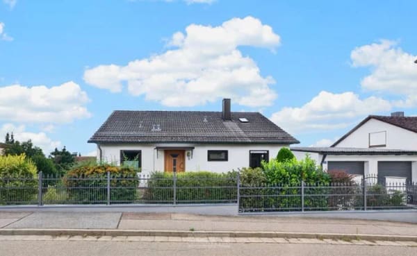 Immobilie in Sinzing - Ein Zuhause, viele Möglichkeiten – Einziehen, Vermieten, Entwickeln - Bild 0