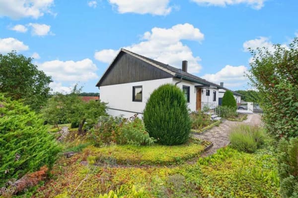 Immobilie in Sinzing - Ein Zuhause, viele Möglichkeiten – Einziehen, Vermieten, Entwickeln - Bild 1