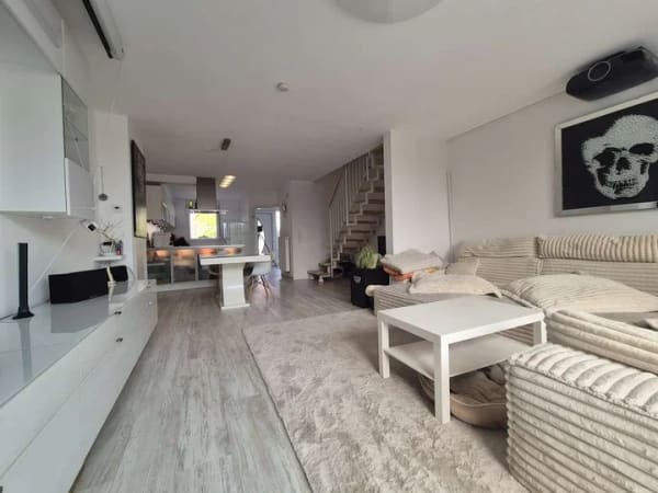 Immobilie in Steinenbronn - Familientraum in Steinenbronn! Großzügiges Reihenmittelhaus mit 5,5 Zimmern, Garten, opt. 1 Garage - Bild 3