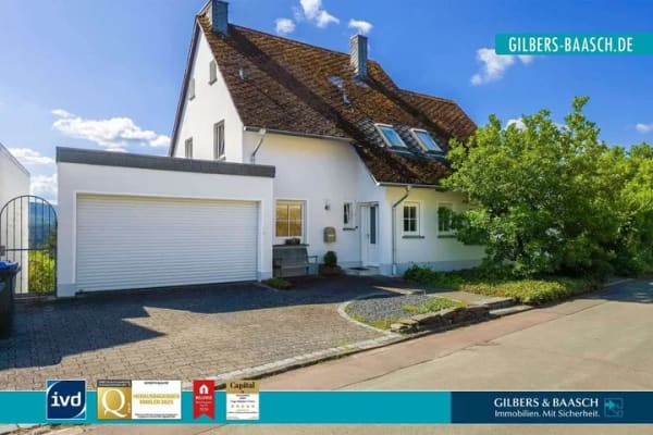 Immobilie in Gusterath - Gusterath: Freistehendes Einfamilienhaus mit Einliegerwohnung, zwei Garagen und Blick ins Grüne - Bild 0