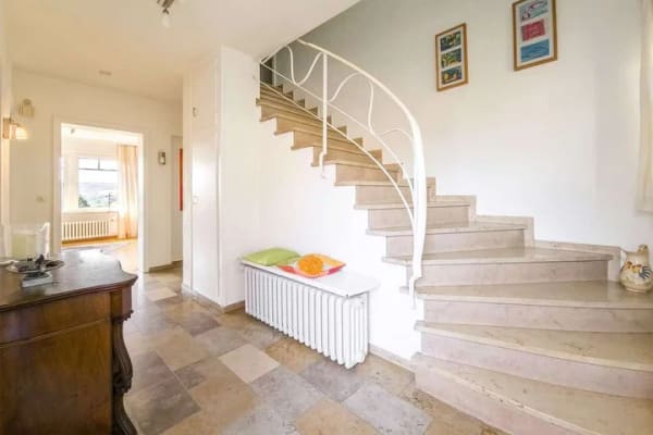 Immobilie in Gusterath - Gusterath: Freistehendes Einfamilienhaus mit Einliegerwohnung, zwei Garagen und Blick ins Grüne - Bild 2