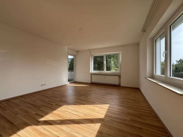 Immobilie in Wellendingen - Attraktives Zweifamilienhaus - ideal für Familien oder Kapitalanleger - Bild 1