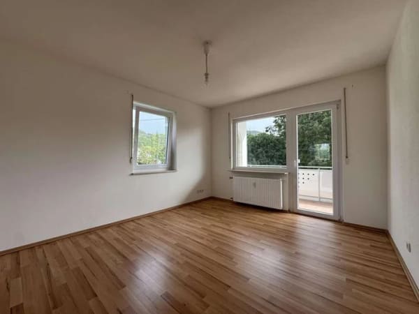 Immobilie in Wellendingen - Attraktives Zweifamilienhaus - ideal für Familien oder Kapitalanleger - Bild 3