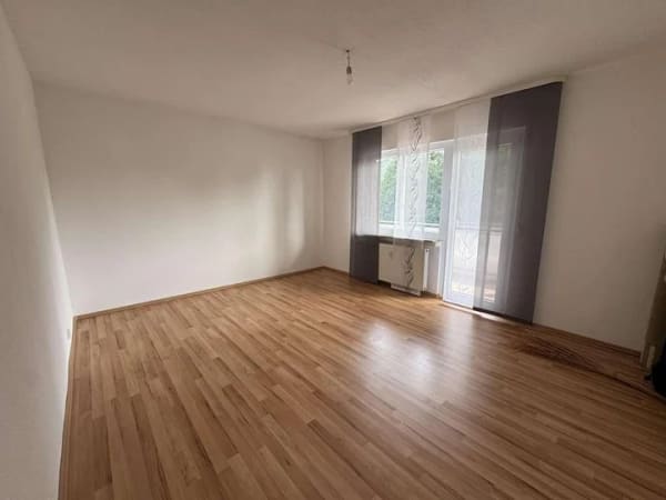 Immobilie in Wellendingen - Attraktives Zweifamilienhaus - ideal für Familien oder Kapitalanleger - Bild 4