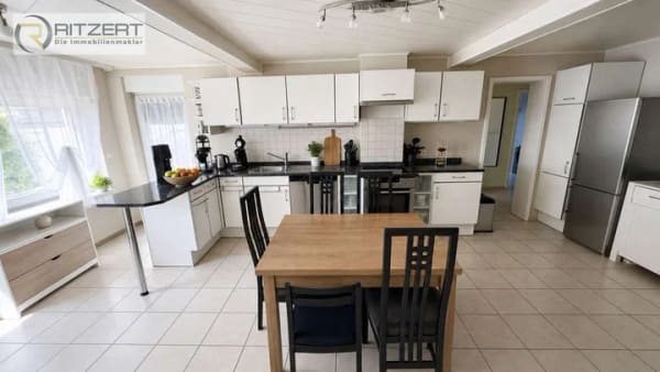 Immobilie in Kahl am Main - Zwei Familienhaus mit großem Garten, Nebengebäude und weiterer Ausbaureserve im DG in guter Lage! - Bild 1