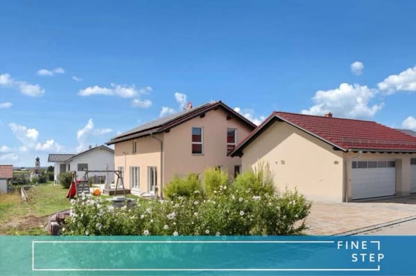 Immobilie in Unterreit - Modernes Einfamilienhaus mit Dreifachgarage & Alpenblick – München gut erreichbar - Bild 0