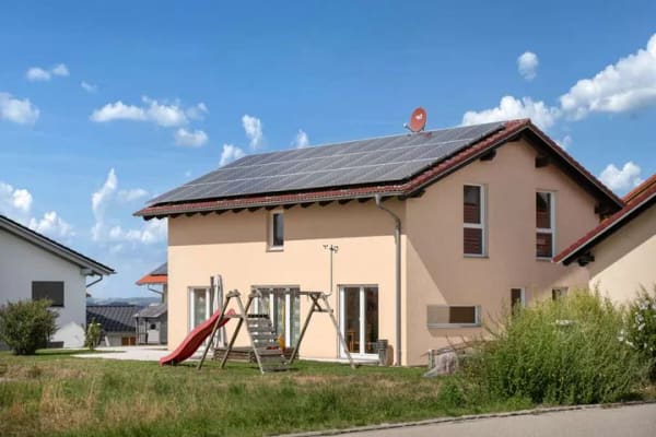 Immobilie in Unterreit - Modernes Einfamilienhaus mit Dreifachgarage & Alpenblick – München gut erreichbar - Bild 1
