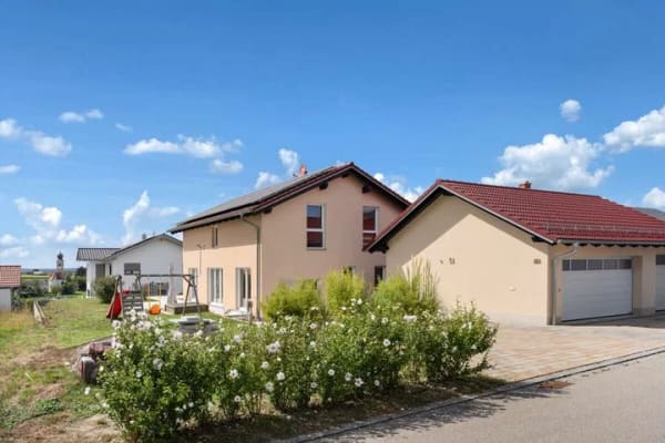 Immobilie in Unterreit - Modernes Einfamilienhaus mit Dreifachgarage & Alpenblick – München gut erreichbar - Bild 3