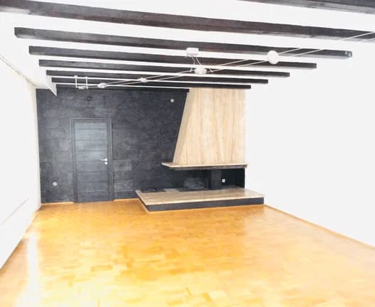 Immobilie in Dittelbrunn - Bezugsfreie 4-Zimmer-Wohnung mit Balkon und Gartenmitbenutzung in Dittelbrunn, OT. Zzgl. Stellplatz für 9.000 EUR - Bild 0