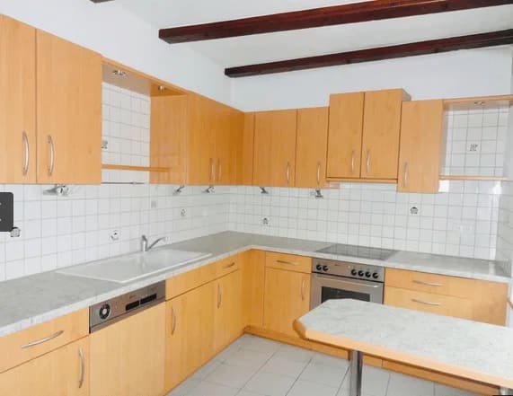 Immobilie in Dittelbrunn - Bezugsfreie 4-Zimmer-Wohnung mit Balkon und Gartenmitbenutzung in Dittelbrunn, OT. Zzgl. Stellplatz für 9.000 EUR - Bild 1