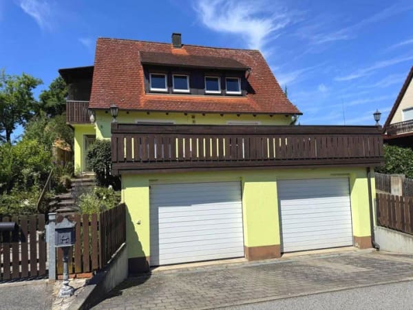 Immobilie in Abenberg - KILIAN IMMOBILIEN! EFH MIT 146 M² WFL + 556 GRUND IN BESTER LAGE VONIN ABENBERG! KELLER * EBK * 3 GARAGEN * NEBENGEBÄUDE - Bild 1