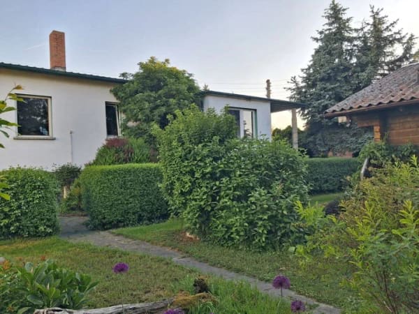 Immobilie in Oranienbaum-Wörlitz - Massives Einfamilienhaus mit großem Holzblockhaus in ruhiger Lage - Bild 0