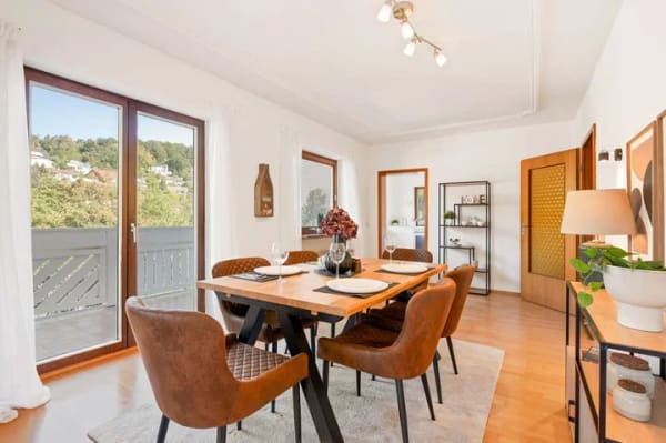 Immobilie in Schriesheim - Großzügige 3-Zimmer-Wohnung mit Sonnenterrasse, traumhaftem Ausblick und Doppelgarage - Bild 1