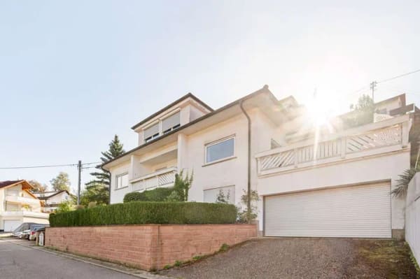 Immobilie in Schriesheim - Großzügige 3-Zimmer-Wohnung mit Sonnenterrasse, traumhaftem Ausblick und Doppelgarage - Bild 4