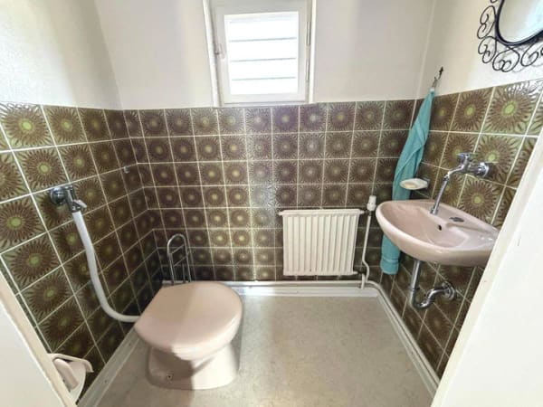 Immobilie in Nohfelden - Großzügiges Wohnhaus mit Garage, 2 Wohneinheiten und großem Grundstück in Nohfelden-Gonnesweiler - Bild 2