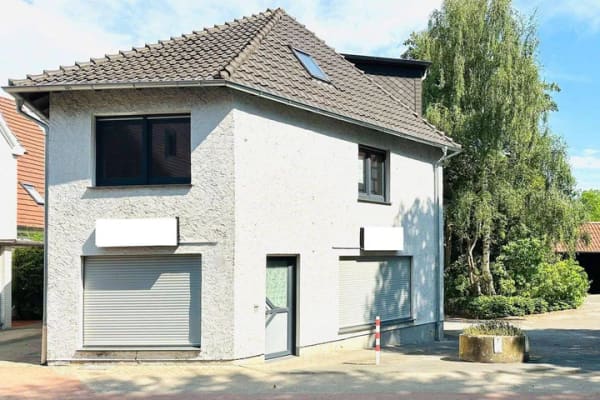Immobilie in Lübbecke - Rendite! Rendite! Mehrfamilienhaus mit Gewerbefläche/ Bürofläche zu verkaufen. - Bild 0