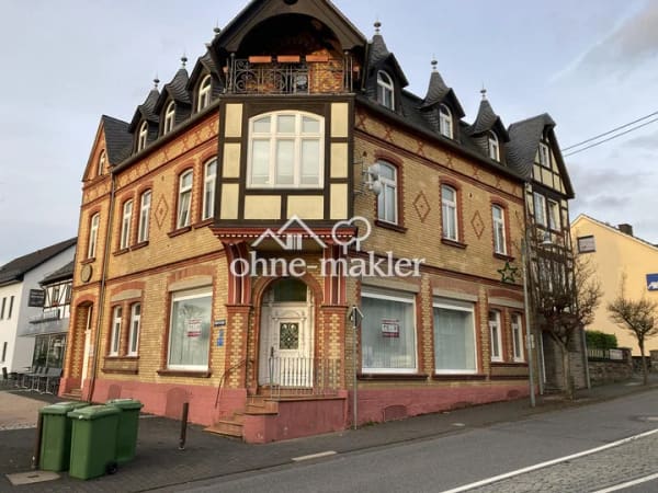 Immobilie in Asbach - Kapitalanlage in zentraler Lage von Asbach -- "schönstes Gebäude des Ortes" - Bild 0