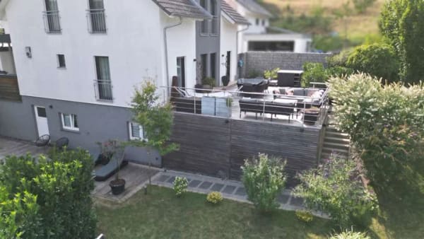 Immobilie in Täferrot - EINFAMILIENHAUS FREISTEHEND / 230 QM / DOPPELGARAGE - Bild 2