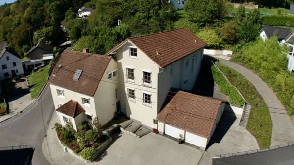 Immobilie in Großmaischeid - Zwei Einfamilienhäuser auf einem großzügigen Grundstück - Bild 2