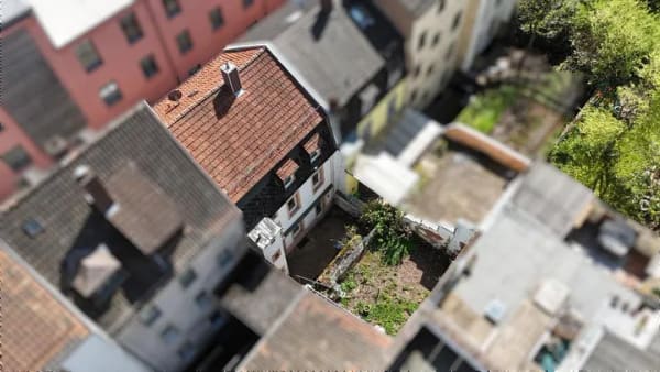 Immobilie in Pirmasens - +++Großzügiges Stadthaus mit Charme: Viel Platz für die Familie in Zentrumsnähe, mit Terrasse und Garten+++ - Bild 1