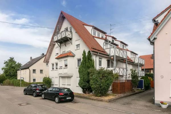 Immobilie in Dornstadt - Dachgeschossflair trifft Wohnkomfort: 3,5 Zi. mit Balkon und Tiefgaragenstellplatz - Bild 0