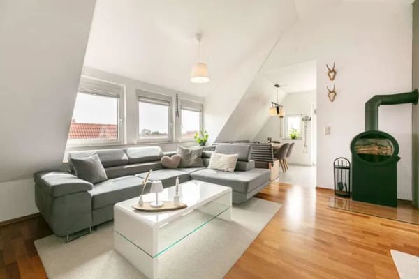 Immobilie in Dornstadt - Dachgeschossflair trifft Wohnkomfort: 3,5 Zi. mit Balkon und Tiefgaragenstellplatz - Bild 4